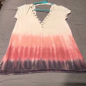 V-neck tee